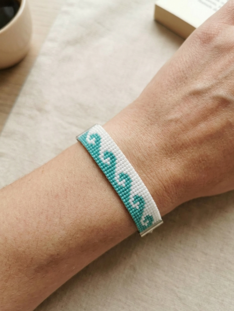 Ocean Wave Beaded Bracelet – Teal & White Surf Style